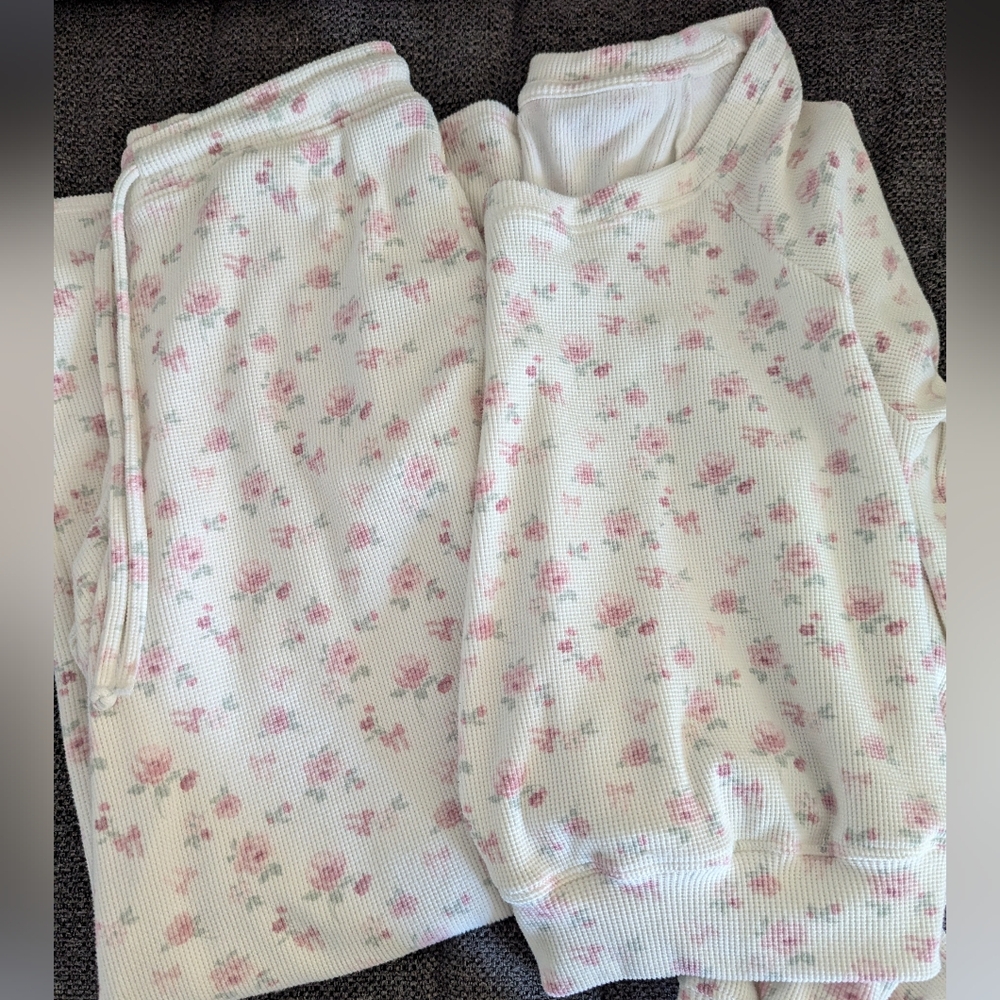 NWOT Hollister Floral Pajama Set Size XS